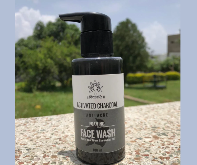 Activated Charcoal Foaming Facewash - 100 ML (No Color Added)